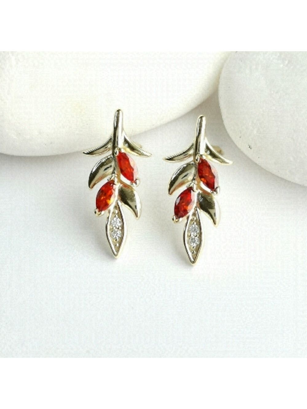 14k gold Garnet and White Topaz  stud earrings 🆕